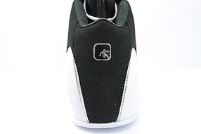 AND1 Mucho Gusto Mid アンドワン ムチョ ガスト ミッド(White/Black)
