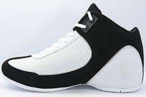 AND1 Mucho Gusto Mid アンドワン ムチョ ガスト ミッド(White/Black)