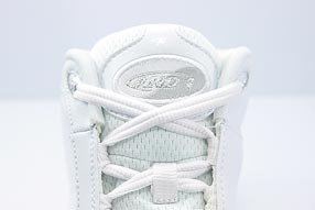 AND1 Tai Chi Mid アンドワン タイチ ミッド(White/Silver)