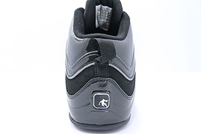 AND1 Stagger Mid アンドワン スタッガー ミッド(Black/Black)