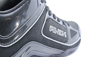 AND1 Stagger Mid アンドワン スタッガー ミッド(Black/Black)