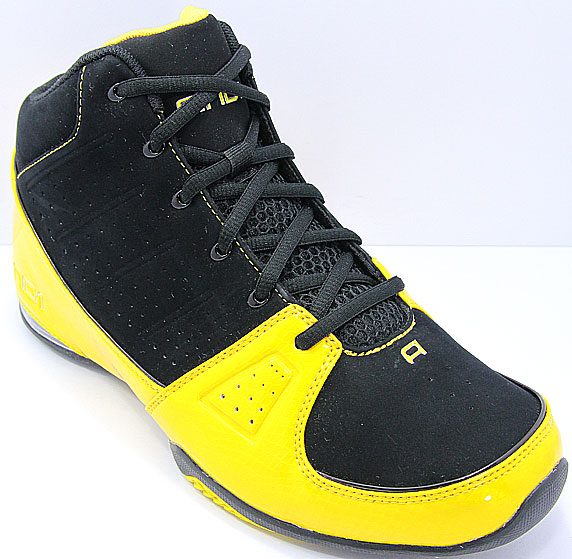 AND1 Storm Mid アンドワン ストーム ミッド(Black/Gold)