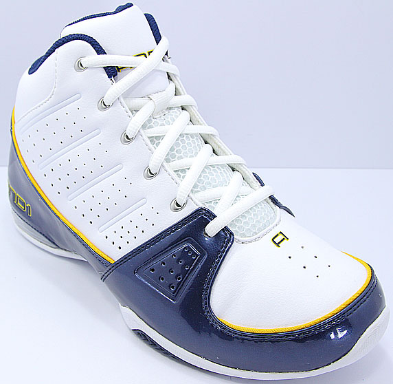 AND1 Storm Mid アンドワン ストーム ミッド(White/Navy/Gold)