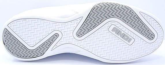 AND1 Renegade Mid アンドワン レネゲード ミッド(White/Silver)