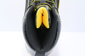 AND1 Assault Mid アンドワン アサルト ミッド(Black/Gold)