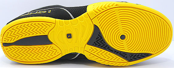 AND1 Assault Mid アンドワン アサルト ミッド(Black/Gold)