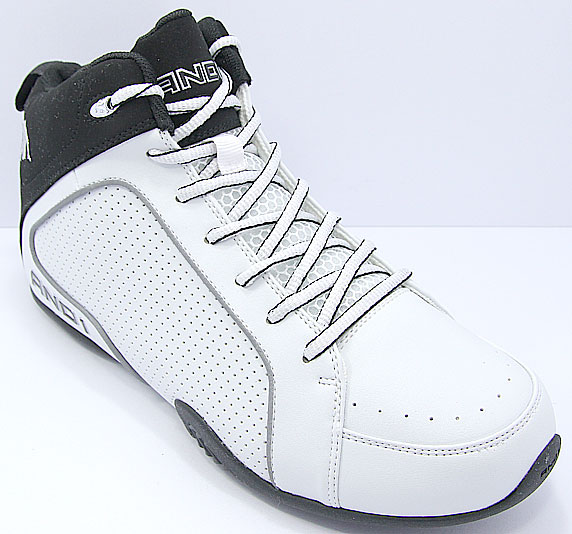 AND1 Assault Mid アンドワン アサルト ミッド(White/Black)