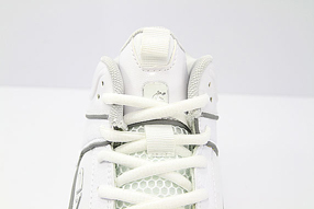 AND1 Stagger Mid アンドワン スタッガー ミッド(White/White/Silver)