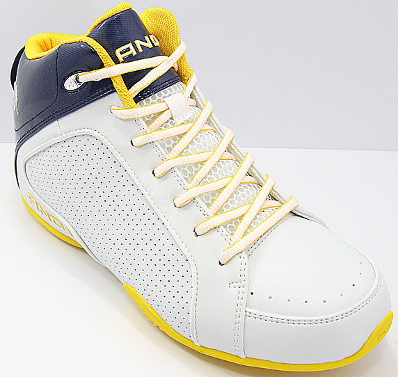 AND1 Assault Mid アンドワン アサルト ミッド(White/Navy/Gold)