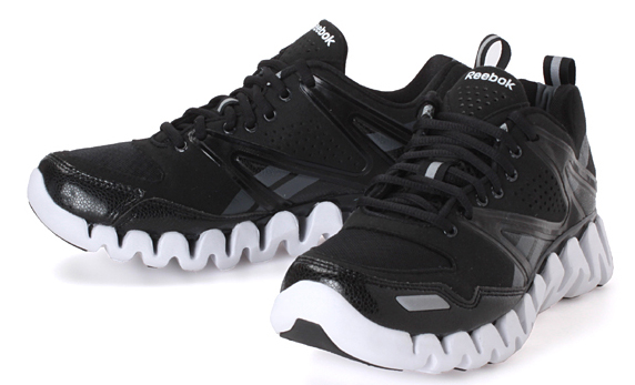 Reebok ZIGRETURN XT リーボック ジグリターン XT(BLACK/GRAPHITE/WHITE)
