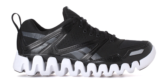 Reebok ZIGRETURN XT リーボック ジグリターン XT(BLACK/GRAPHITE/WHITE)