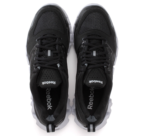 Reebok ZIGRETURN XT リーボック ジグリターン XT(BLACK/GRAPHITE/WHITE)