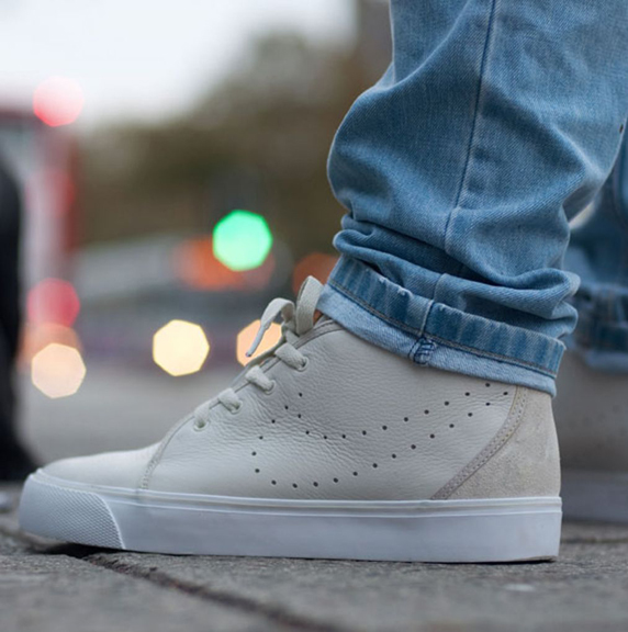 Nike Toki size? Exclusive ナイキ トキ size? 別注(Bone/Team Orange/White)